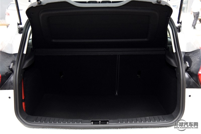 2015款 三廂 1.6L 自動(dòng)舒適型