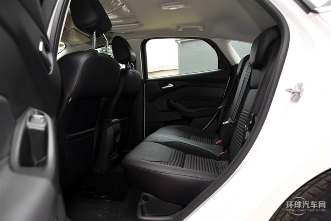 2015款 三廂 1.6L 自動(dòng)舒適型