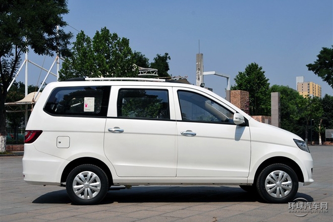 2015款 1.2L 紀(jì)念版 標(biāo)準(zhǔn)型
