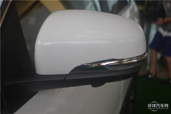 2015款 2.0T 四驅(qū)旗艦型