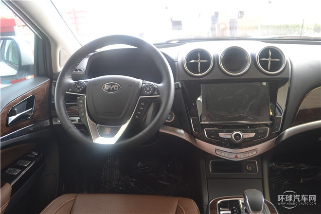 2015款 2.0T 四驅(qū)旗艦型