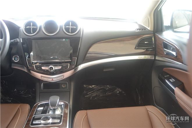 2015款 2.0T 四驅(qū)旗艦型