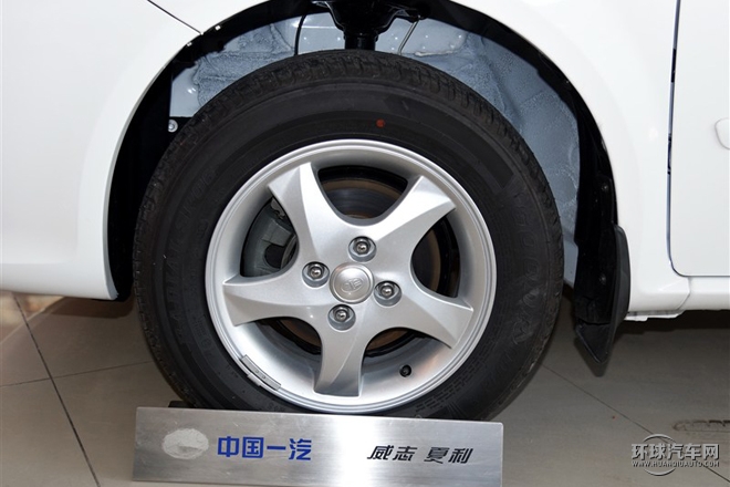 2015款 1.5L 自動(dòng)標(biāo)準(zhǔn)型