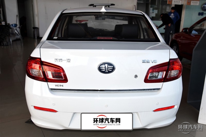 2015款 1.5L 自動(dòng)標(biāo)準(zhǔn)型