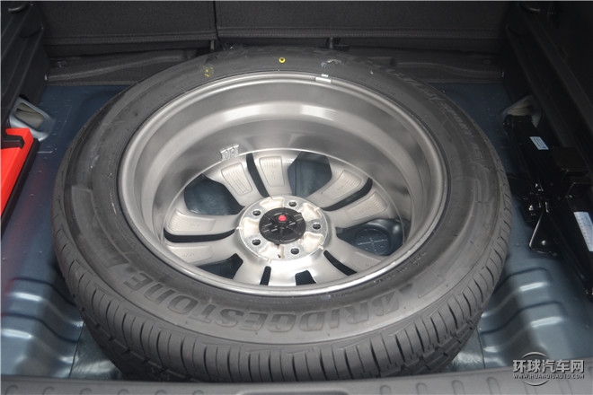 2015款 2.0L 手動(dòng)兩驅(qū)舒適型