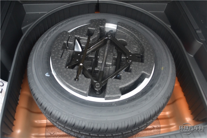 2015款 2.0L 自動四驅(qū)尊貴型DLX