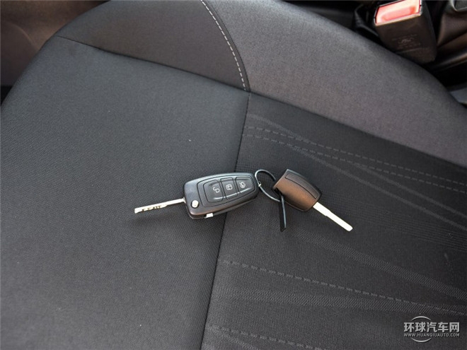 2015款 兩廂 1.6L 手動(dòng)風(fēng)尚型