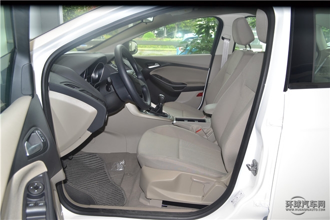 2015款 兩廂 1.6L 手動(dòng)舒適型