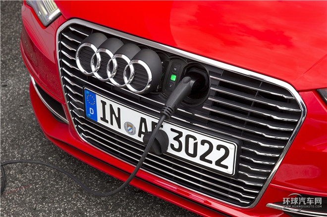 2015款 Sportback e-tron 運(yùn)動型