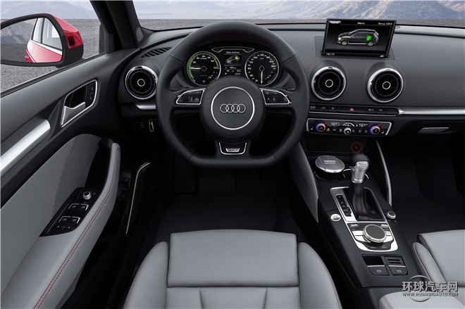 2015款 Sportback e-tron 運(yùn)動型