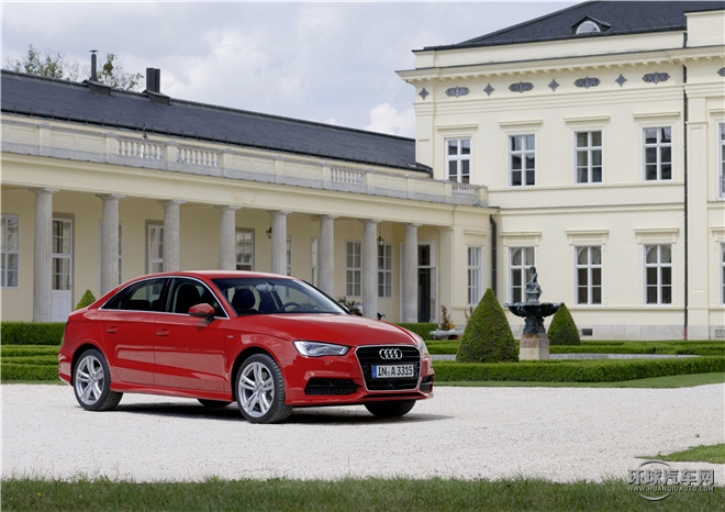 2015款 Limousine 45 TFSI S line 豪華型