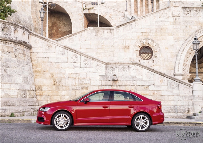 2015款 Limousine 45 TFSI S line 豪華型