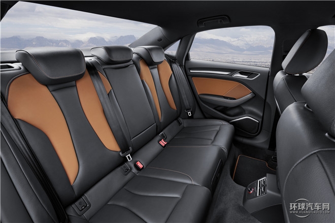 2015款 Limousine 45 TFSI S line 豪華型