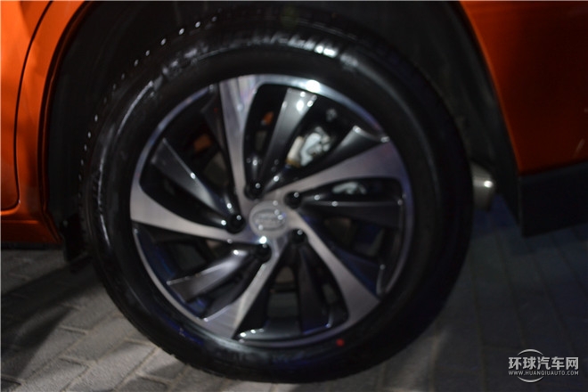 2016款 1.5TI 手動尊貴型