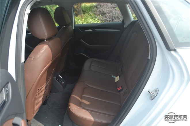 2015款 Limousine 40 TFSI 自動舒適型