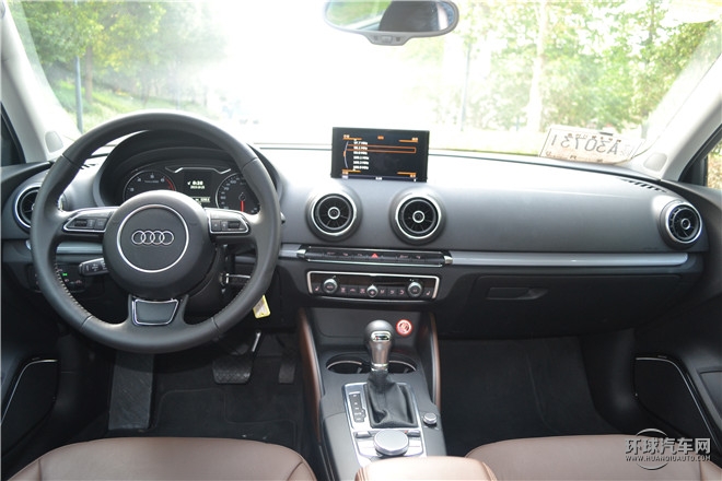 2015款 Limousine 40 TFSI 自動舒適型