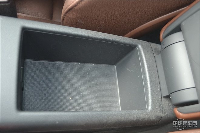 2015款 Limousine 40 TFSI 自動舒適型