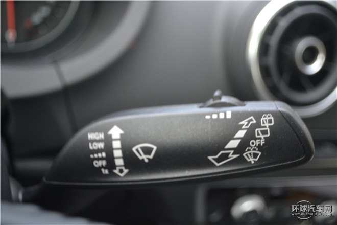 2015款 Limousine 40 TFSI 自動(dòng)豪華型