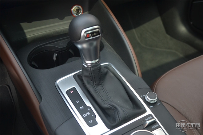 2015款 Limousine 40 TFSI 自動豪華型
