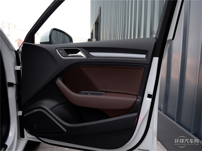 2015款 Limousine 40 TFSI 自動豪華型