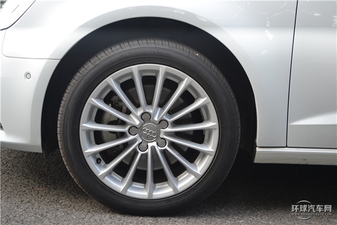 2015款 Limousine 40 TFSI 自動豪華型