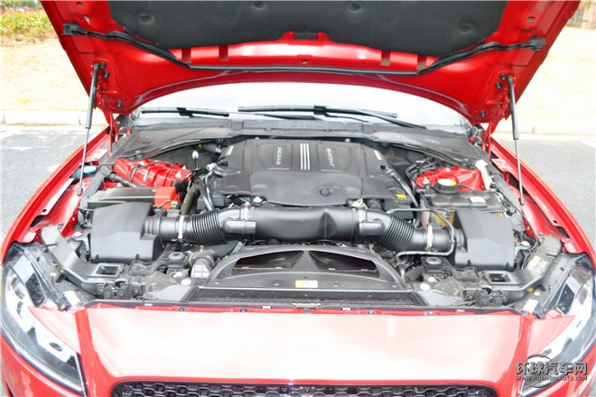 XF 3.0T 兩驅(qū)R-Sport運動版