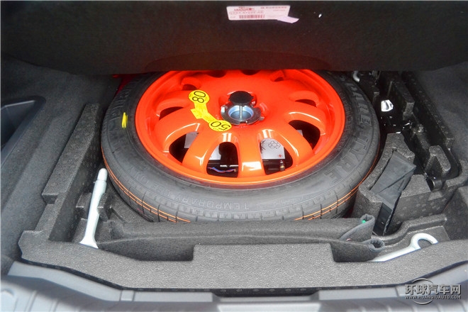 XF 3.0T 兩驅(qū)R-Sport運動版