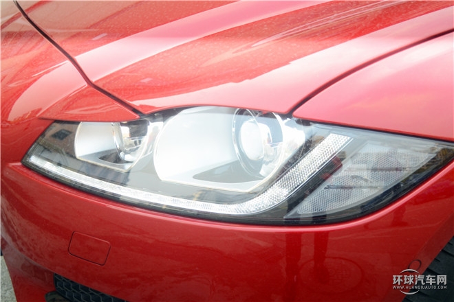 XF 3.0T 兩驅(qū)R-Sport運(yùn)動(dòng)版
