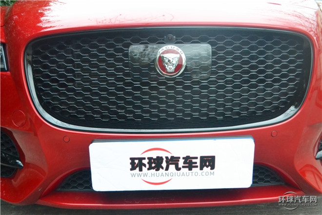 XF 3.0T 兩驅(qū)R-Sport運(yùn)動(dòng)版