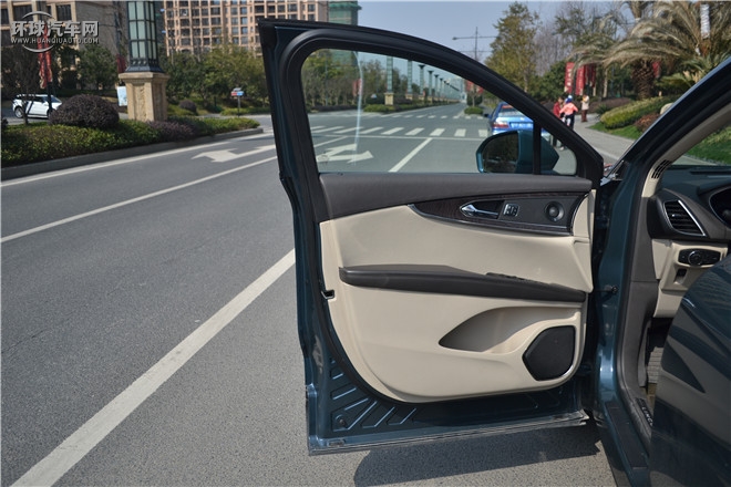 2015款 2.7T 四驅(qū)尊耀版