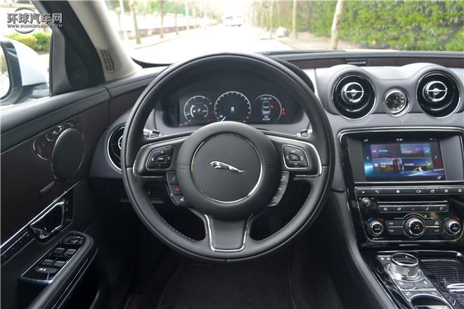 2016款 XJL 3.0 SC 四驅(qū)旗艦商務(wù)版