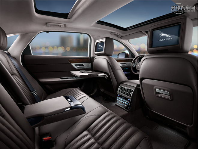 2016款 XF 2.0T 兩驅(qū)R-Sport運動版