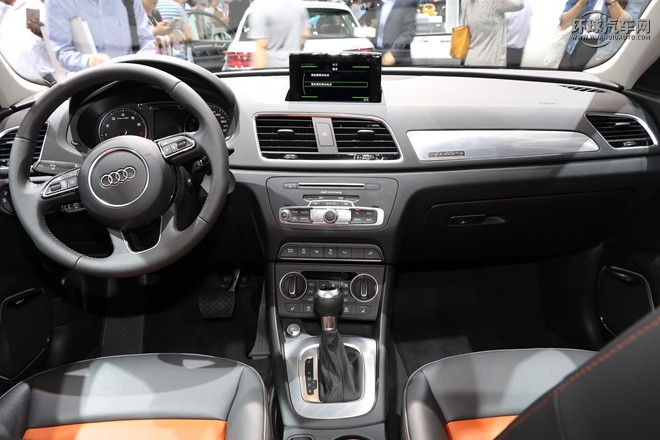 2016款 40 TFSI quattro 全時(shí)四驅(qū)運(yùn)動(dòng)型