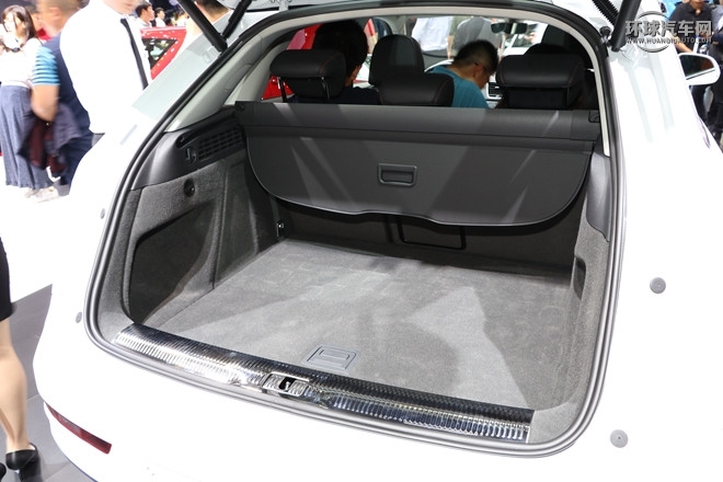 2016款 40 TFSI quattro 全時(shí)四驅(qū)運(yùn)動(dòng)型