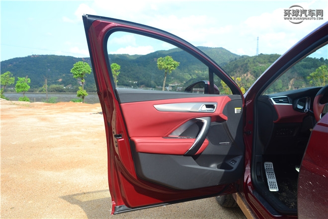 2016款 1.8T 自動(dòng)尊享版THP200