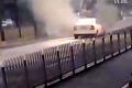 實(shí)拍廣州天河區(qū)馬自達(dá)323轎車自然事故