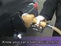 油價(jià)高企不降 老外教你開車省油技巧