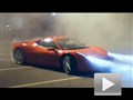 一起來玩吧 眾車友結(jié)伴夜游盡情漂移